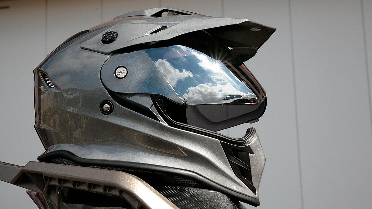 Cooles Teil: Der Adventurehelm „Dual Range Sport“ der in Deutschland brandneu gelisteten US-Marke Z1R.