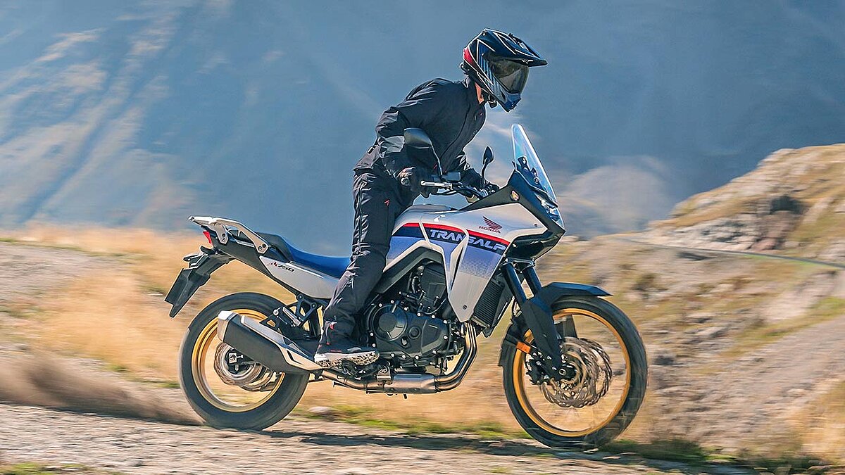 Comeback bei Honda: Die XL 750 Transalp kommt bärenstark zurück. Ab Frühjahr 2023 im Handel.