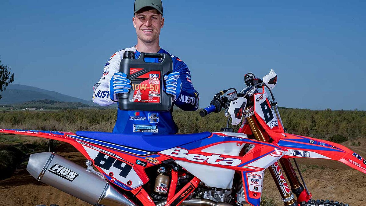Der belgische Routinier Jeremy van Horebeek soll für Betamotor wichtige Erkenntnisse, gerne auch Meisterschaftspunkte, in der MXGP-Serie sammeln. Mit dabei: Liqui Moly.