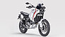 Schnabellos schön: Ducatis neue Großenduro gefällt mit schlanker Silhouette und markigem LED-Tagfahrlicht.