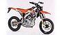 Ebenfalls runderneuert fürs neue Modelljahr fährt die Supermoto-Variante Derapage 125 RR vor.