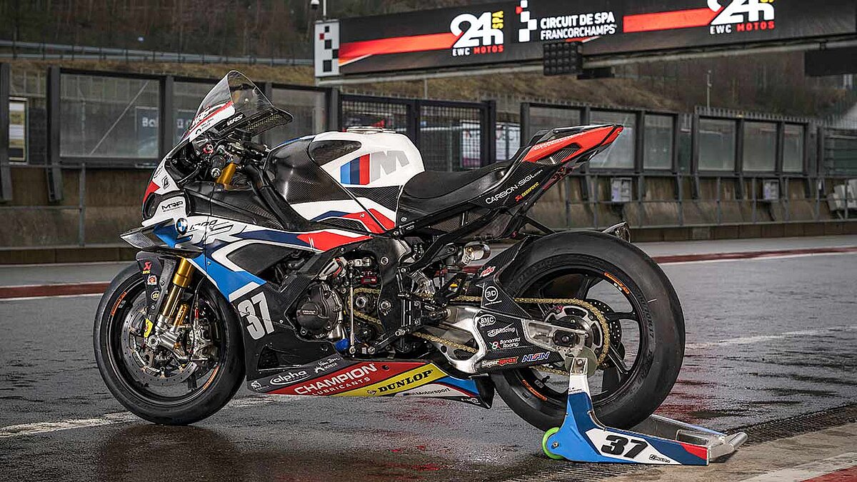 Champion ist 2022 Partner von BMW Motorrad in der Langstreckenweltmeisterschaft EWC.