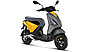 Zierliches, elektrisches Stadtmobil im leichten Trainingsanzug: Piaggio „One“