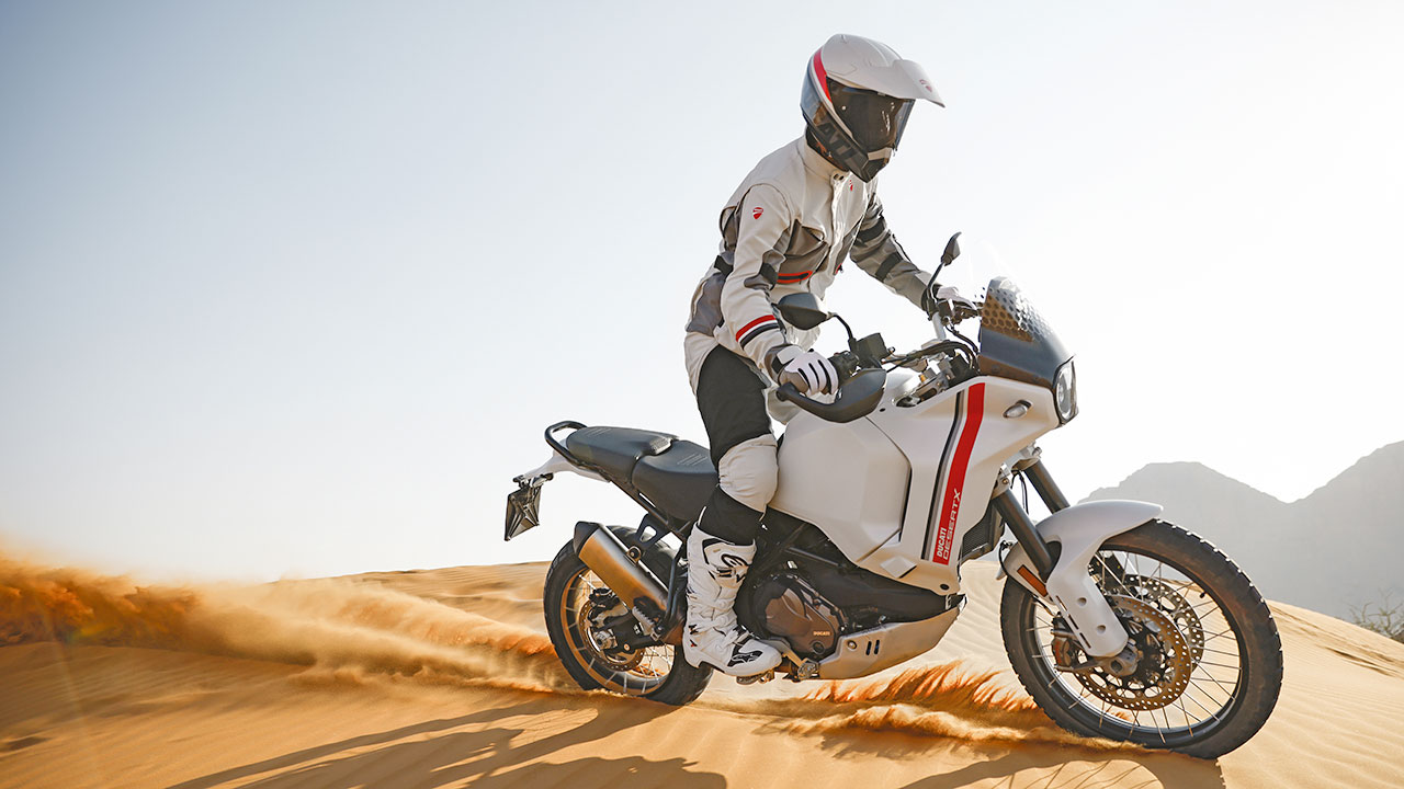 Eine Ducati nun wirklich fürs Gelände: Die DesertX debütiert im Frühjahr 2022.