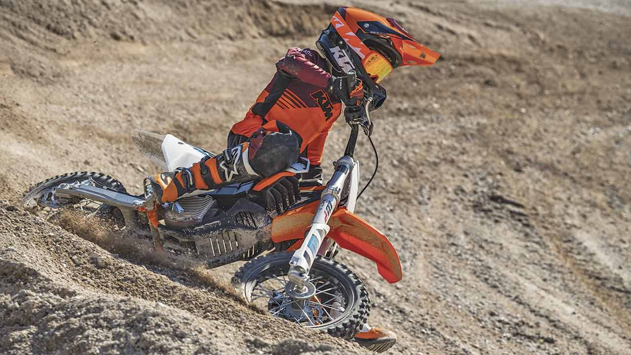 Soll den Nachwuchs auf die Crossstrecke locken: KTMs neuer Mini-E-Crosser SX-E 5.