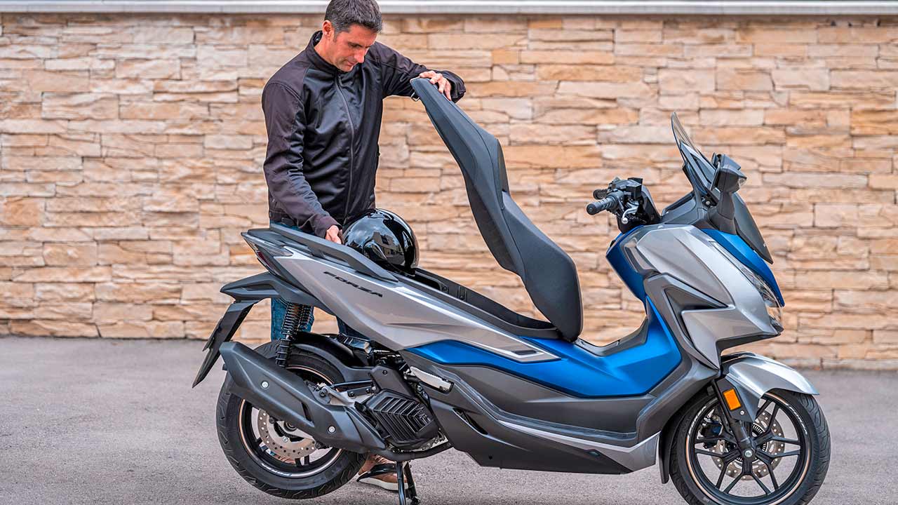 Dem Forza 125 hat Honda auf Euro 5 getrimmt, sonst aber nur sanfte Änderungen einfließen lassen.