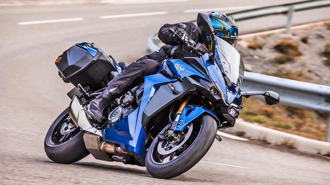 Ein neues bzw. aufgefrischtes Gesicht in der Meute der Sporttourer: Suzuki GSX-S1000GT anno 2022.