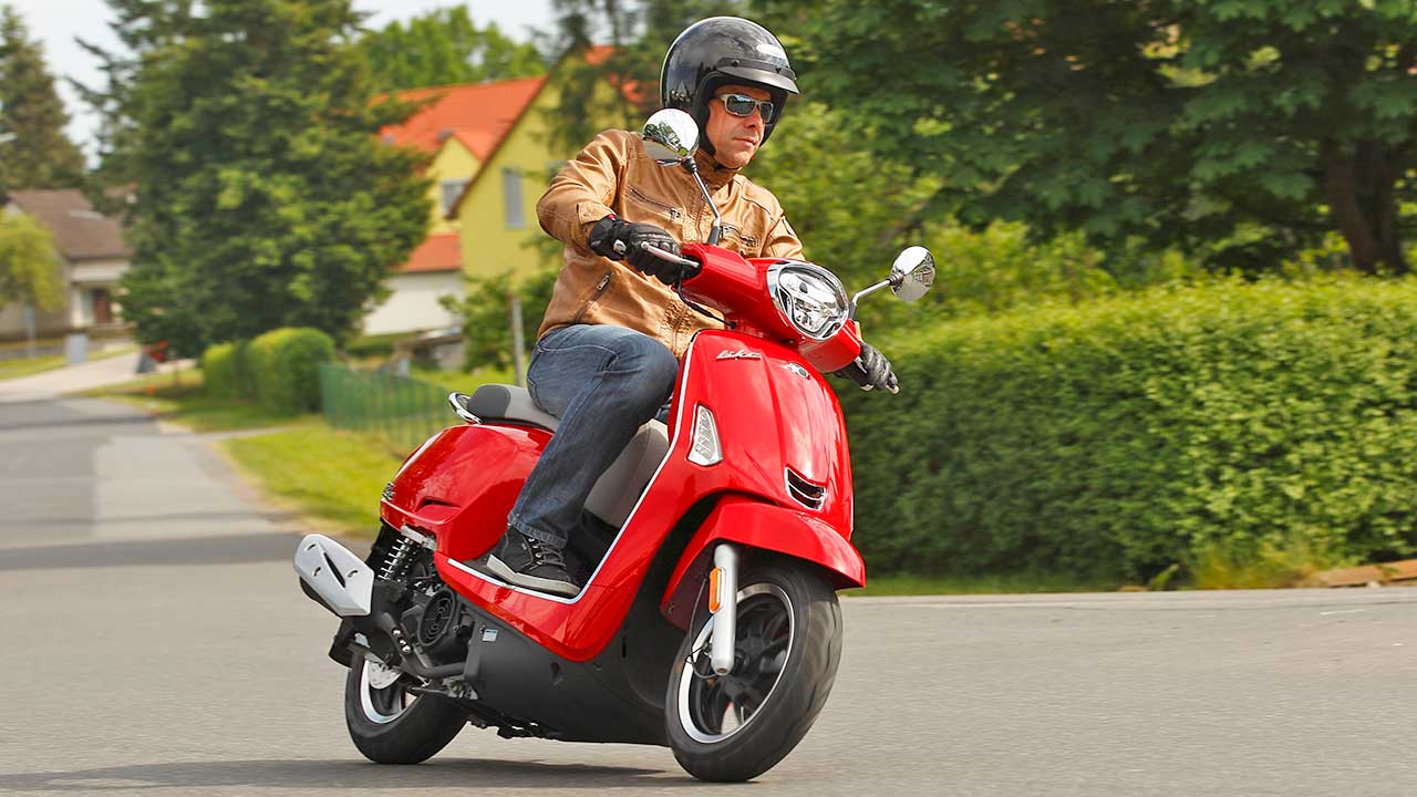Schicke Stadt-Wuseler im Neoklassik-Anzug: Die Like-Familie von Kymco, die jetzt auf neuesten Technikstand gebracht wurden.