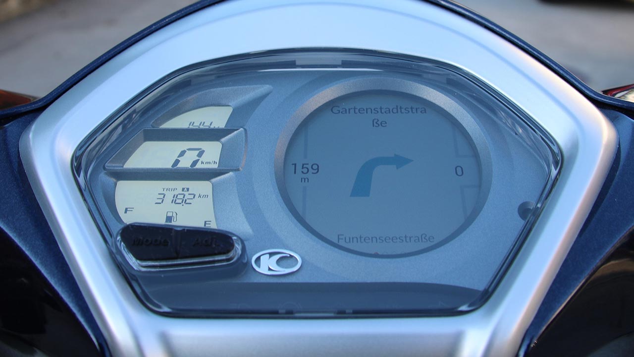 Im Exclusive-Sondermodell sorgt das digitale Noodoe-Cockpit via Smartphone und App für Vernetzung, gleichzeitig gibt es eine praktische Navigationsfunktion.