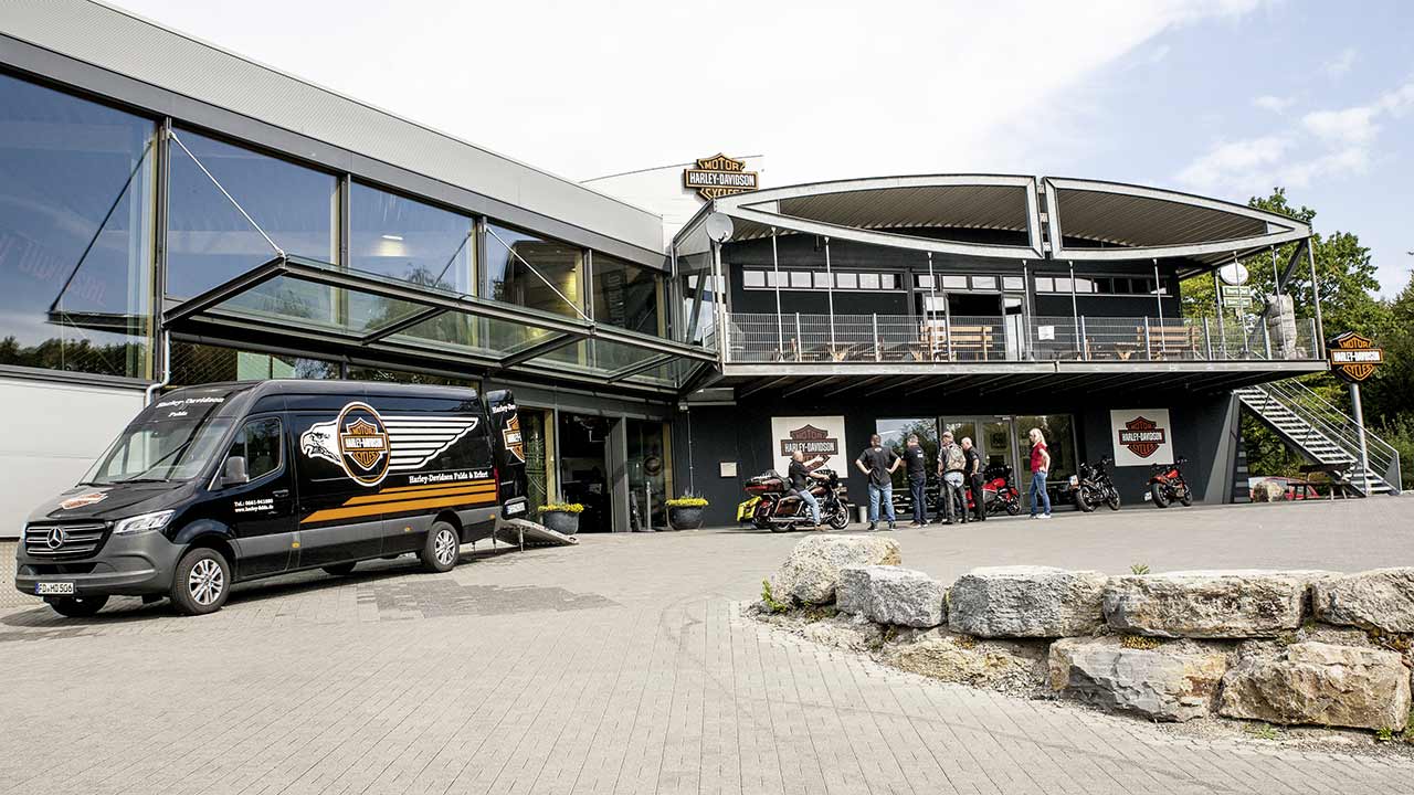Beeindruckende Fassade: Das Betriebsgelände von Harley Fulda, diesjähriger Silberpreisträger des Awards „Händler des Jahres“.