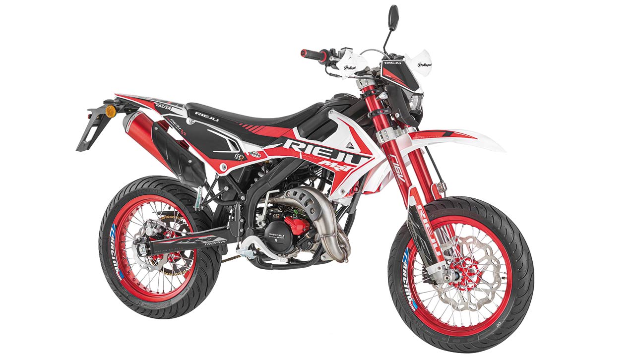 Ebenfalls über EnMoto orderbar: Das Schaltmoped Rieju MRT 50 Trophy im Supermoto-Gewand.