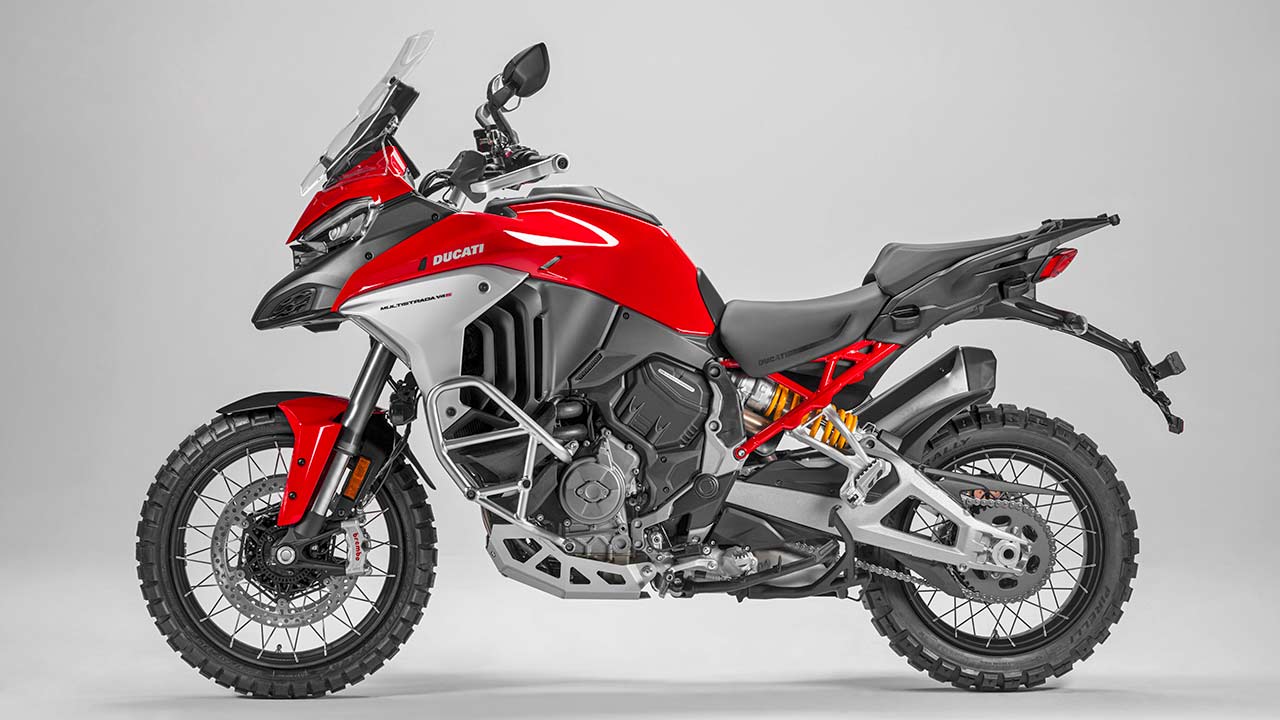 Ducati Multistrada V4 S in „Ducati Red“.
