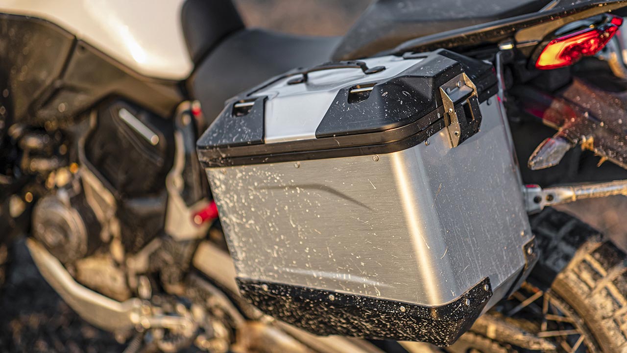 Das offensichtlich robuste neue, ab Werk bestellbare Alukoffer-System für die Multistrada wurde von GIVI entwickelt.