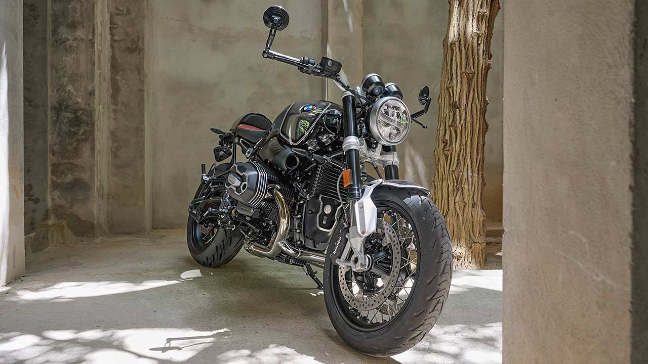 Traditionsgepränge im modernen Technikkleid: BMW R nineT „100 Years“.