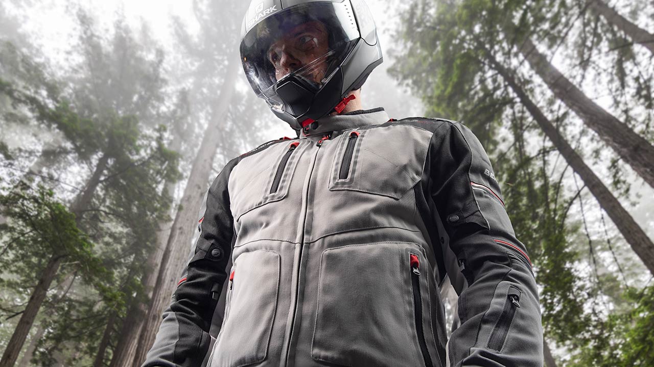 Bering preist die nachhaltige, im Größenkorridor von S bis 4XL lieferbare Jacke „Portland“ mit 499 Euro (UVP) ein.
