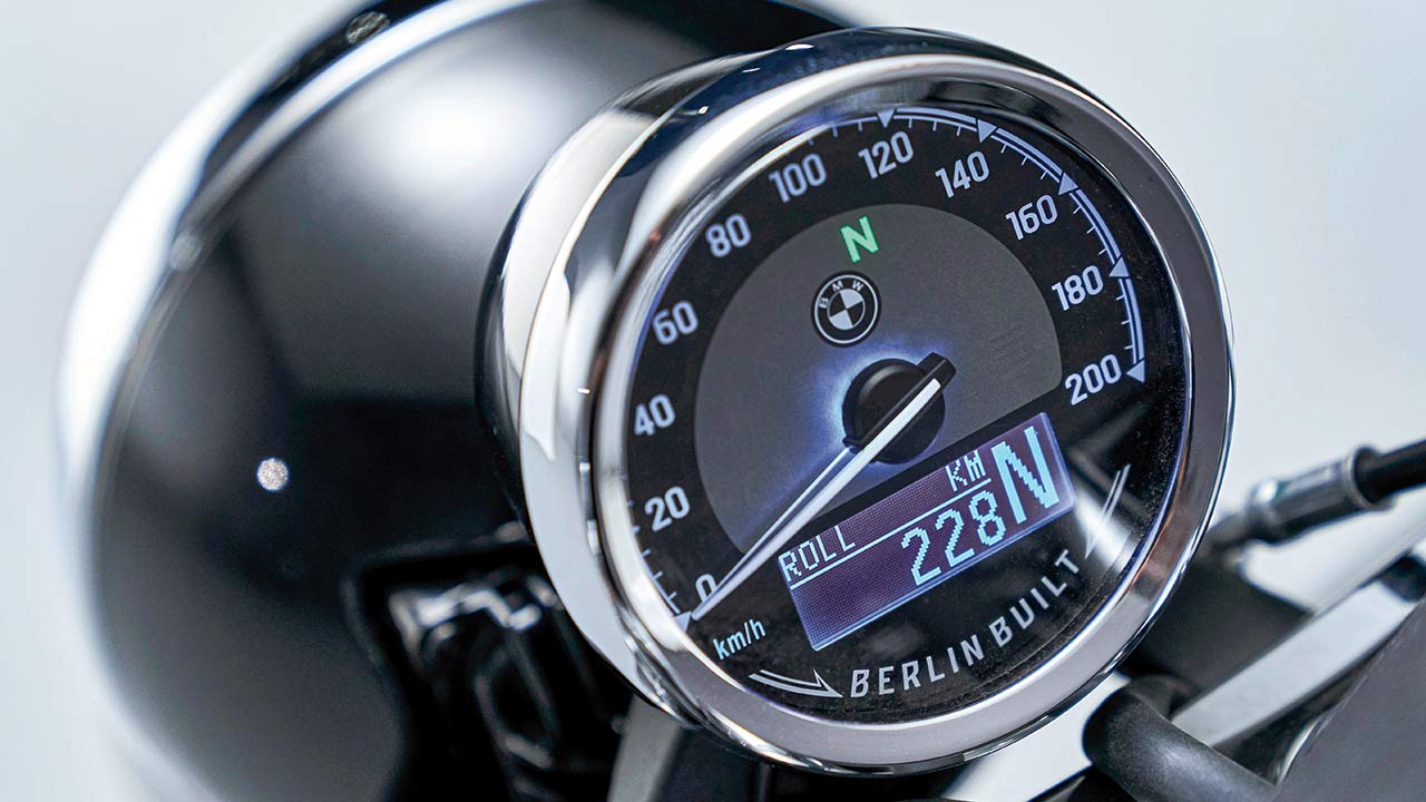 Auf eine „Dose“ und damit das Wesentliche reduziert: Das R 18-Cockpit.
