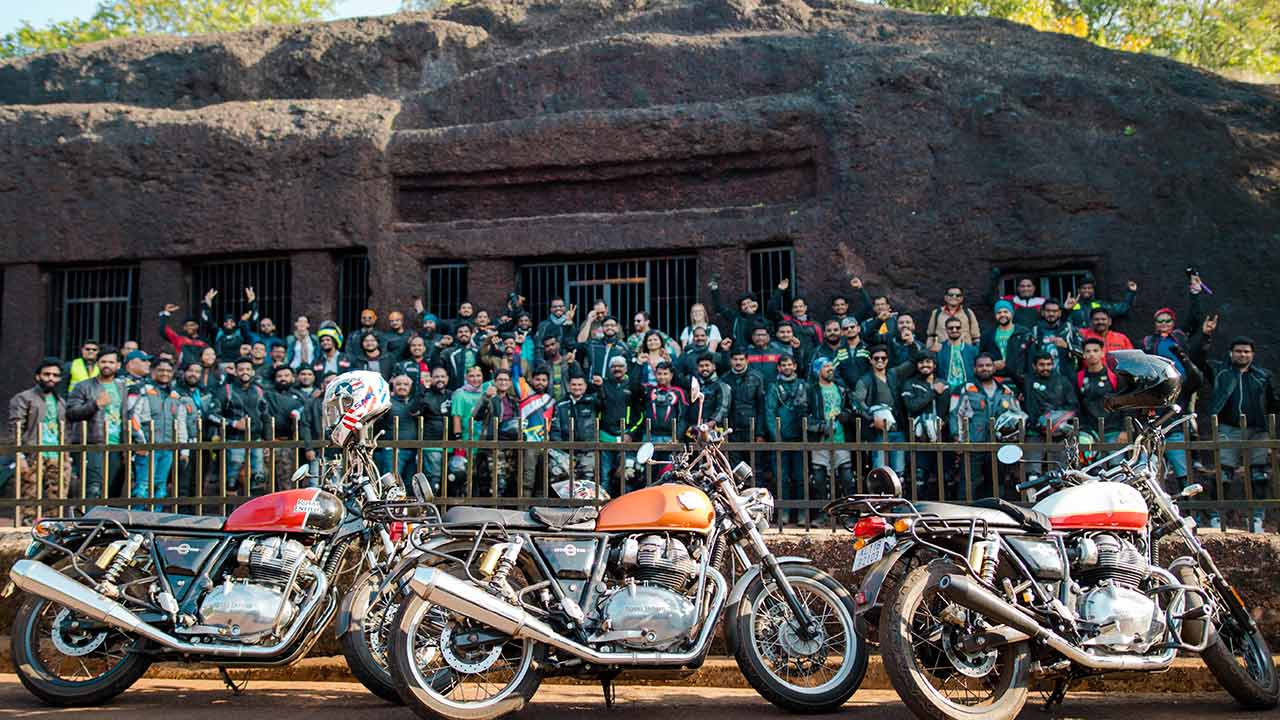 Neuerdings huldigt man im Royal Enfield-Lager auch dem Zweizylinder, wie die vorne abgebildeten 650er-Modelle beweisen.