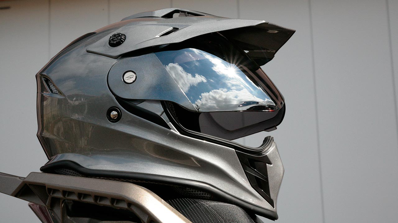 Cooles Teil: Der Adventurehelm „Dual Range Sport“ der in Deutschland brandneu gelisteten US-Marke Z1R.