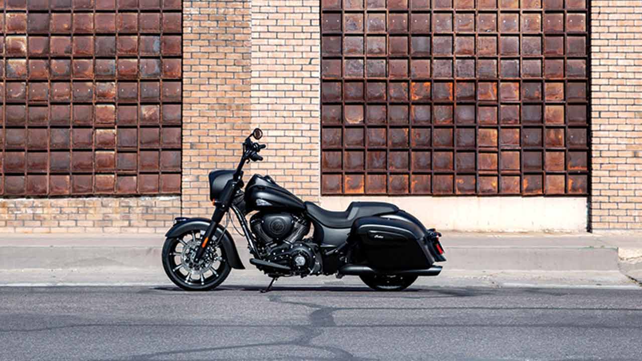 Indian Springfield Dark Horse 2020.