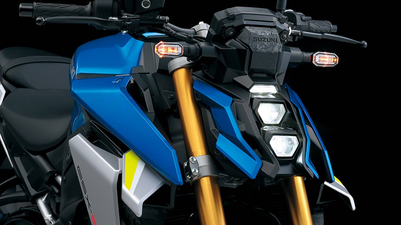 Neuer, zweigeteilter Hauptscheinwerfer, frische Blinker, alles in LED: Suzuki GSX-S 1000 anno 2021.