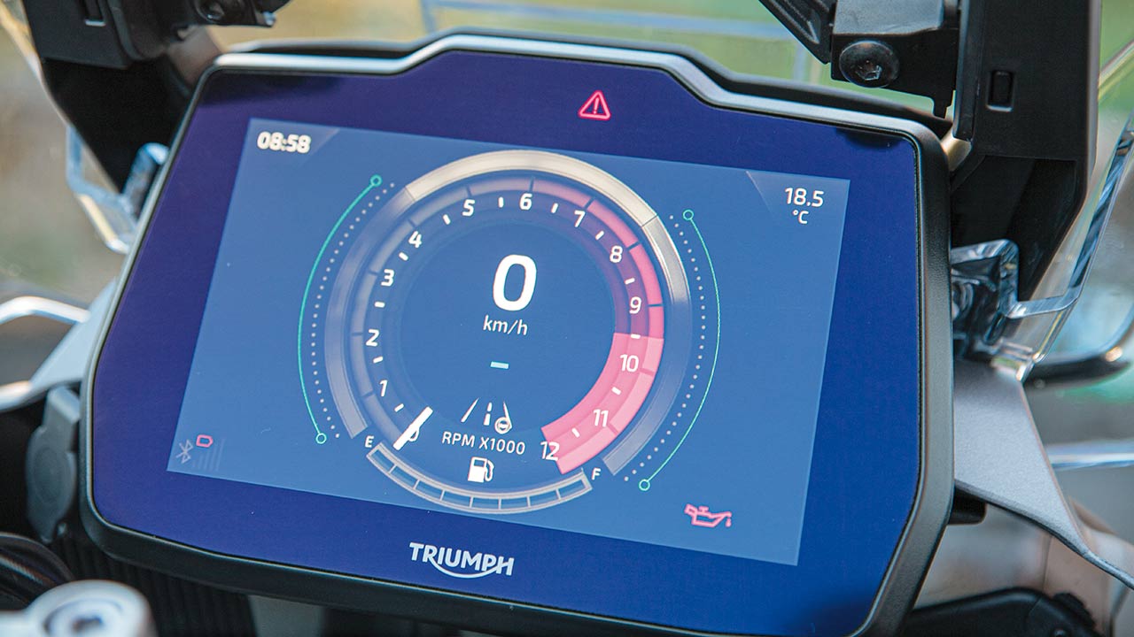 Klar in der Darstellung und brillant in der Art und Weise, wie es die Datenfülle zu portionieren und zu gliedern weiß: Das 7-Zoll-TFT-Display der Tiger.