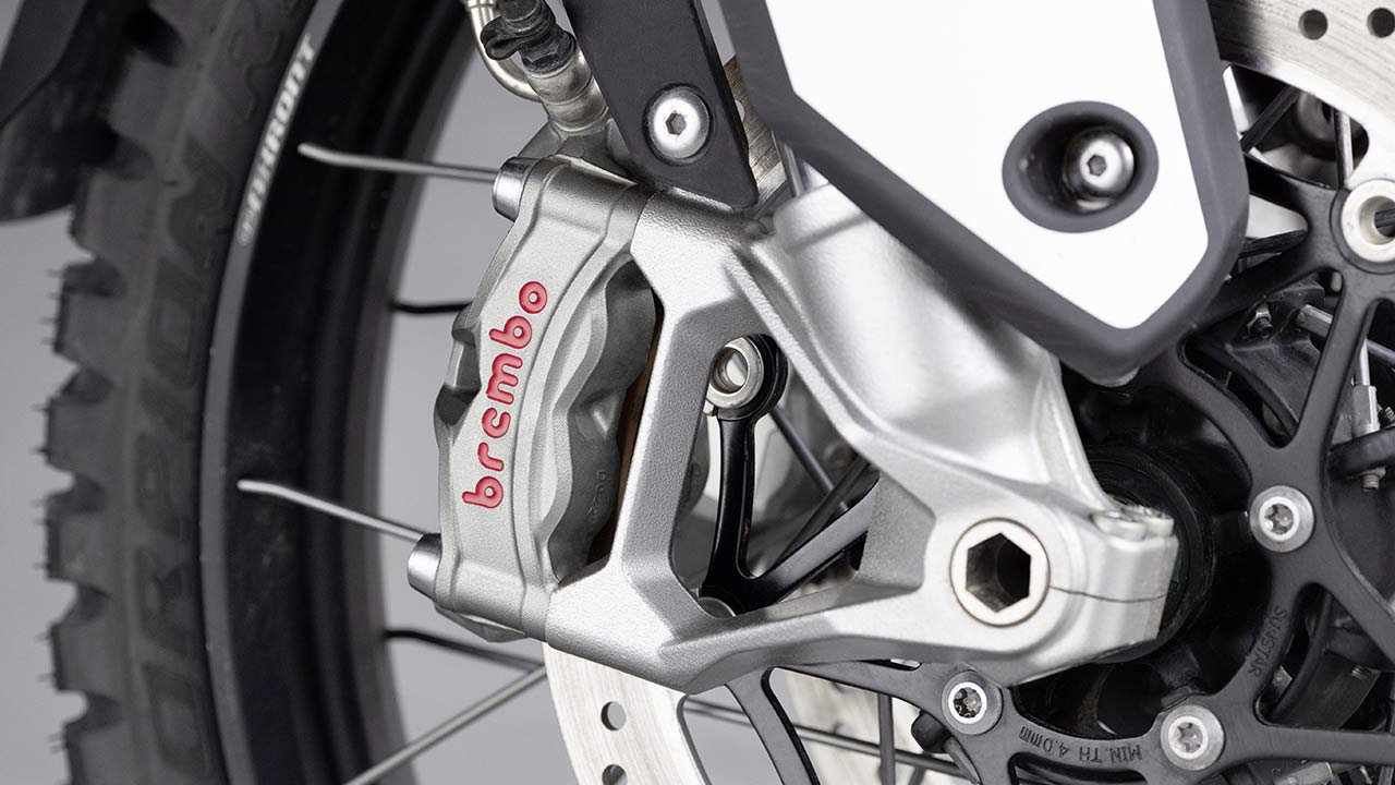 Die Stylema-Monoblocks von Brembo verrichten ihren Tiger-Dienst äußerst effektiv und wohldosierbar.