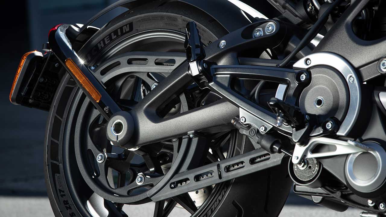 Auch bei seinem Elektromotorrad LiveWire setzt Harley auf einen Zahnriemen im Sekundärantrieb.