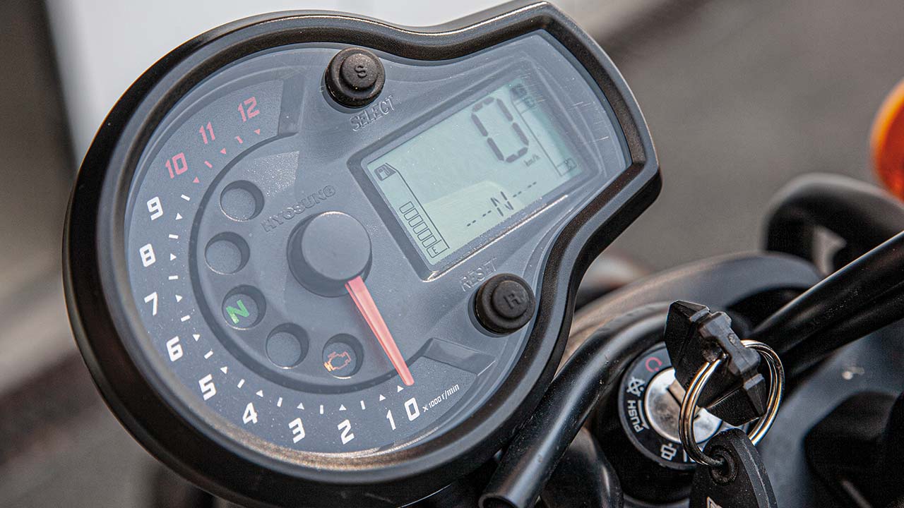 Kompakt, informationsstark, gut ablesbar: Das Aquila-Cockpit.