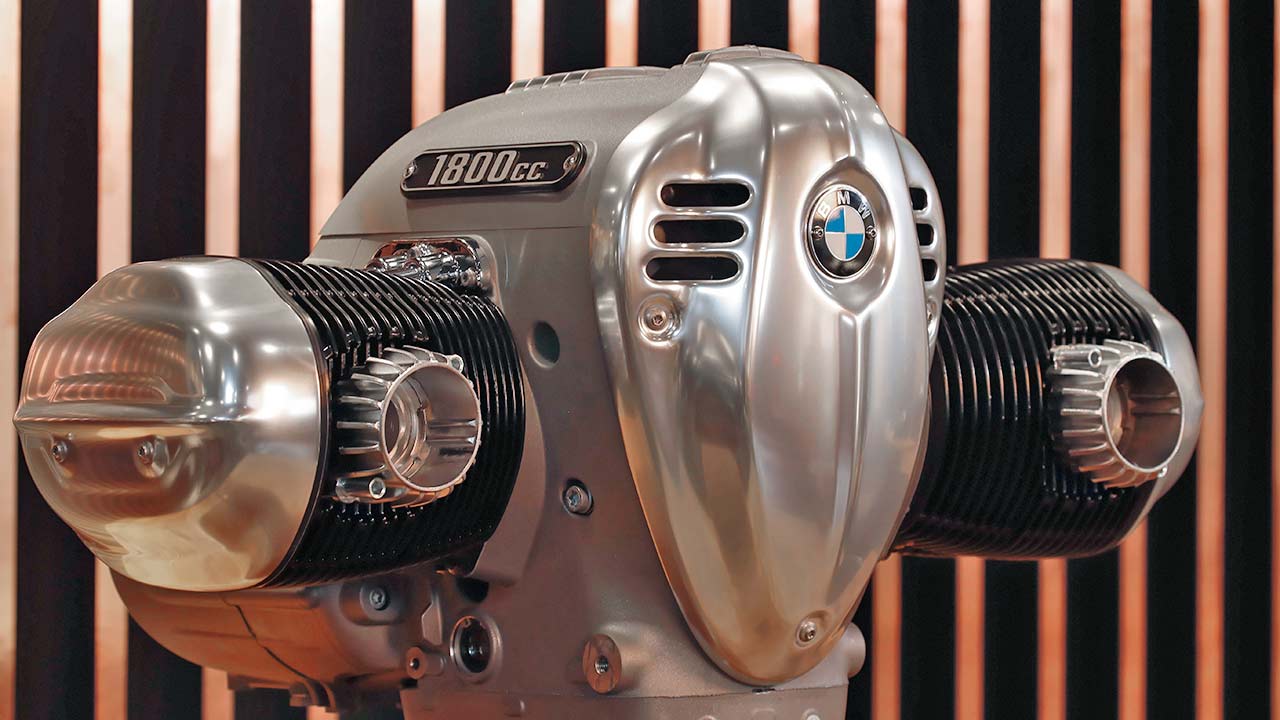 Mit mehr als 110 Kilo Masse macht BMWs neuer Big Boxer seinem Namen alle Ehre.
