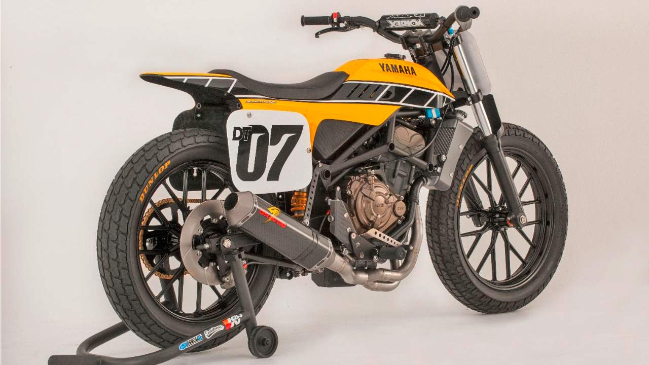Der Prototyp baut auf einen eigens entwickelten Rahmen, einen in allen Bauteilen überarbeiteten Motor sowie zahlreiche Spezialparts von Zulieferern.
