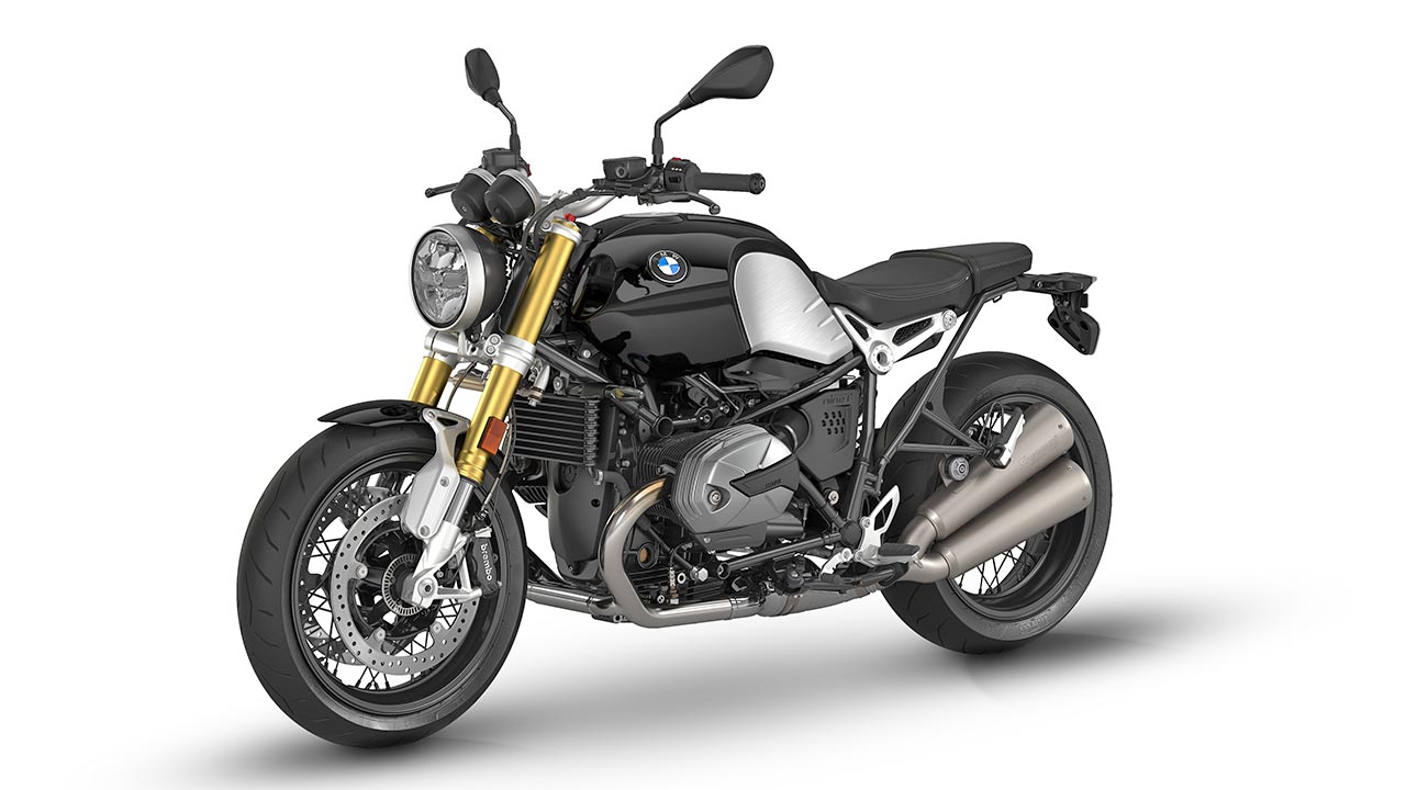 BMW R nineT des Modelljahrgangs 2021 in der Serienfarbe „Blackstorm metallic/Aluminium gebürstet“.