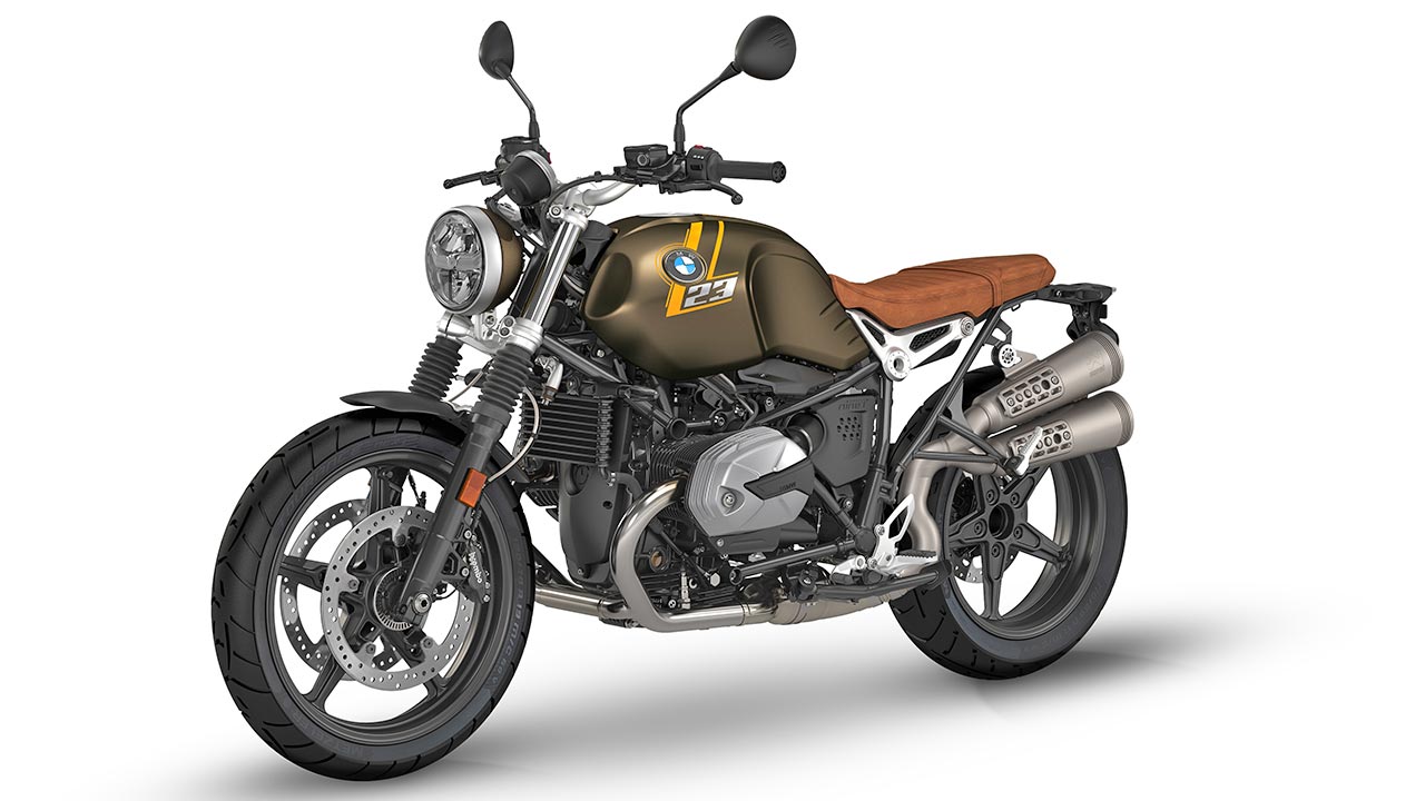 BMW R nineT Scrambler des Modelljahrgangs 2021 in der Gestaltung „Kalamata metallic matt mit Tape“.
