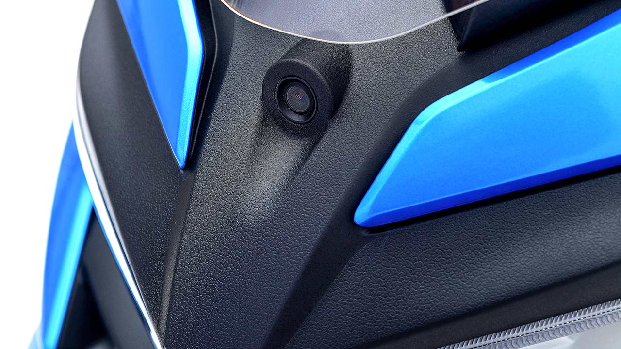 Pfiffig: Der SR4 hat eine eingebaute Dashcam, die vom Lenker aus gesteuert wird.