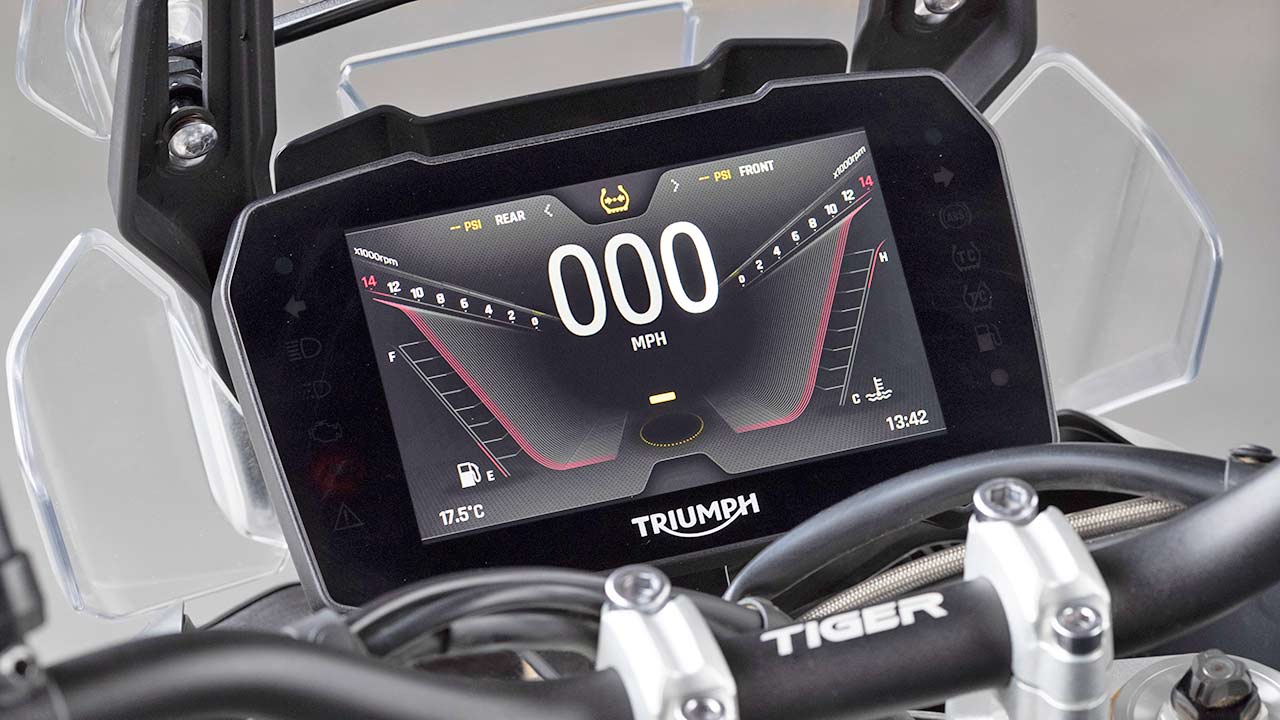 Großformatiges Farbdisplay in den GT- und Rally-Modellen.