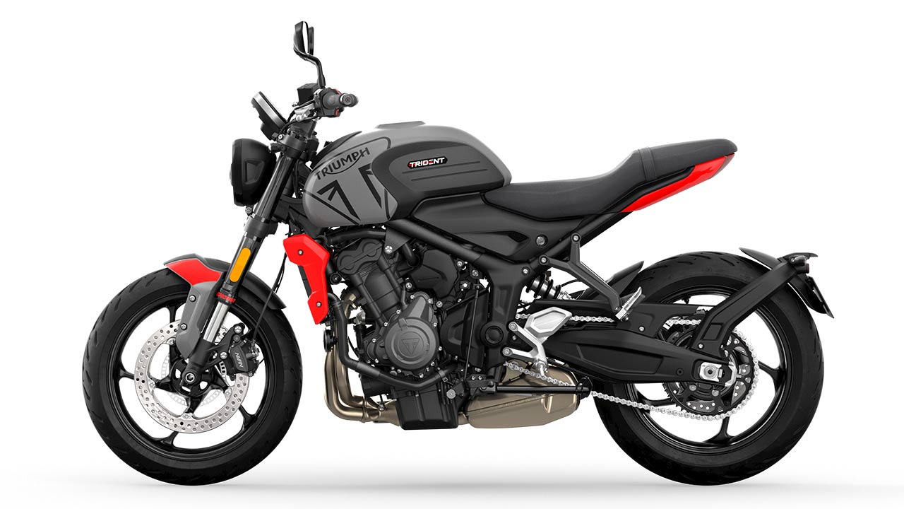 Triumph Trident im Farbschema „Silver Ice/Diablo Red“.