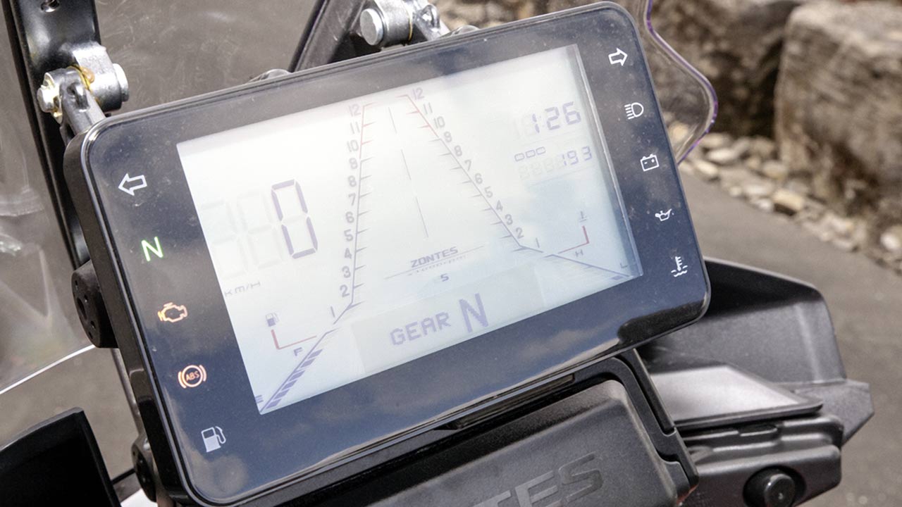 Das LCD-Display der T310 ist zwar nicht der Technik letzter Stand, liefert aber viel Information sauber aus.